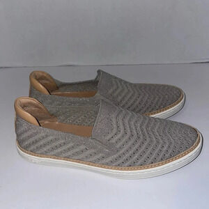 UGG Sammy Sneaker chevron metallic slip on shoe size 7.5‎